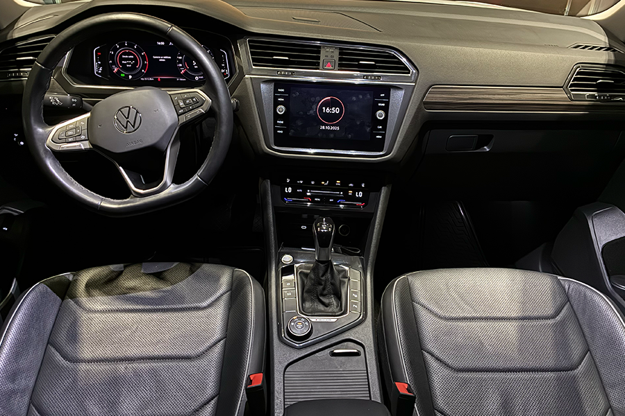 Volkswagen Tiguan 240 TSI 4Motion